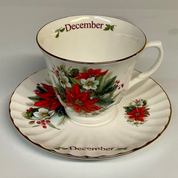 Royal Patrician December Teacup and Saucer Set. Fine Bone China. Vintage. - Picture 5 of 6